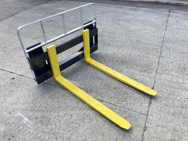 Skidsteer Hitch Pallet Forks 2500KG