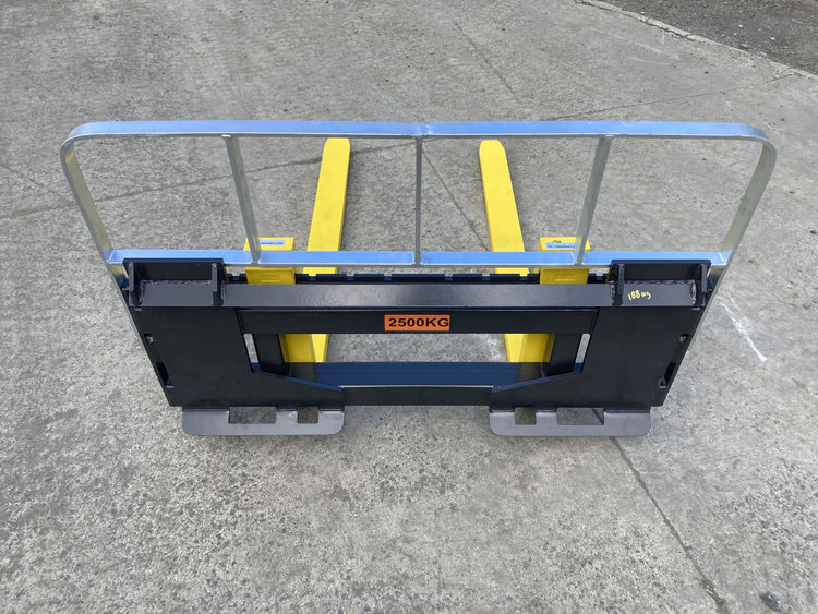 Skidsteer Hitch Pallet forks 2500KG