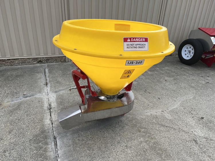 PTO Spreader 340 L with side dresser