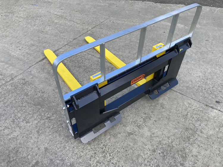 Skidsteer Hitch Pallet forks 2500KG