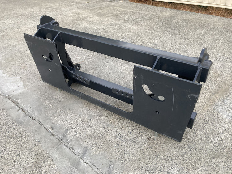 Hitch Adaptor Euro hitch to Skidsteer