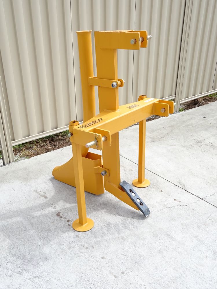 Novaquip NSR0020 Single Tine Ripper Pipe Layer Large – Implements Direct