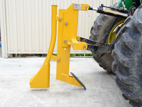 Novaquip Single tine ripper with pipe layer