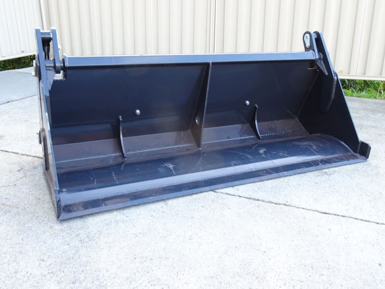 4 in 1 Bucket for Eurohitch Tractors 1.67m