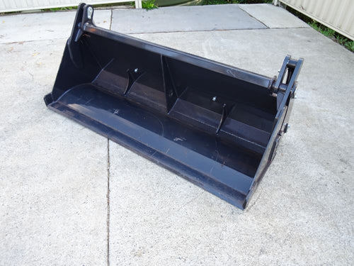 4 in 1 Bucket for Eurohitch Tractors 1.67m