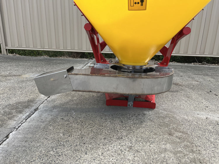 PTO Spreader 340 L with side dresser