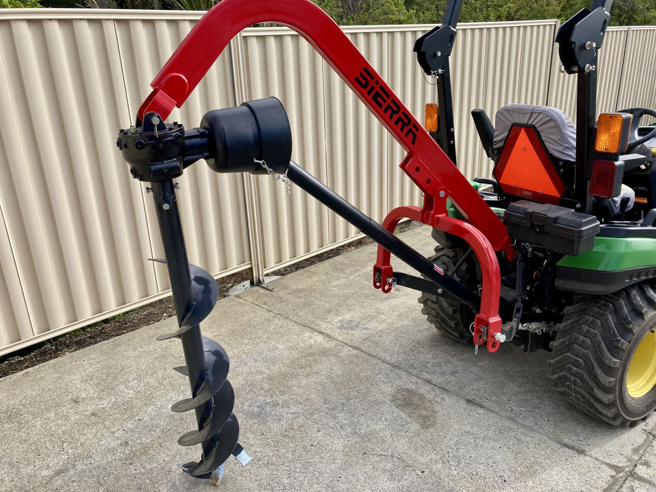 Subcompact tractor online post hole digger