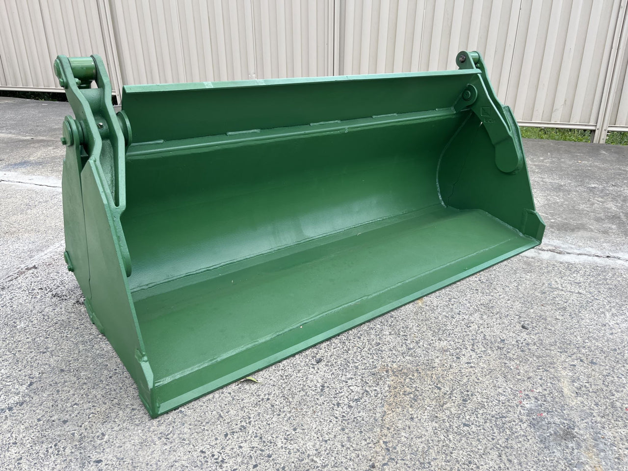 4 in 1 Bucket for John Deere Loaders 1.55m Implements Direct