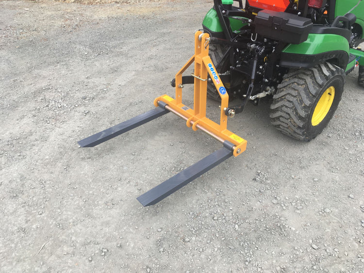 Novaquip 3 pt Adjustable Pallet Forks 300Kg